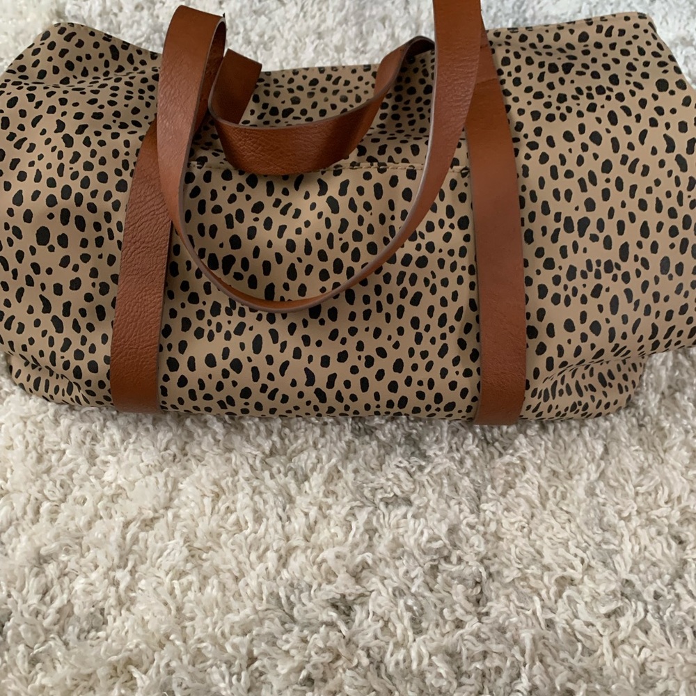 Large tote by Universal Thread - Picture 2 of 4